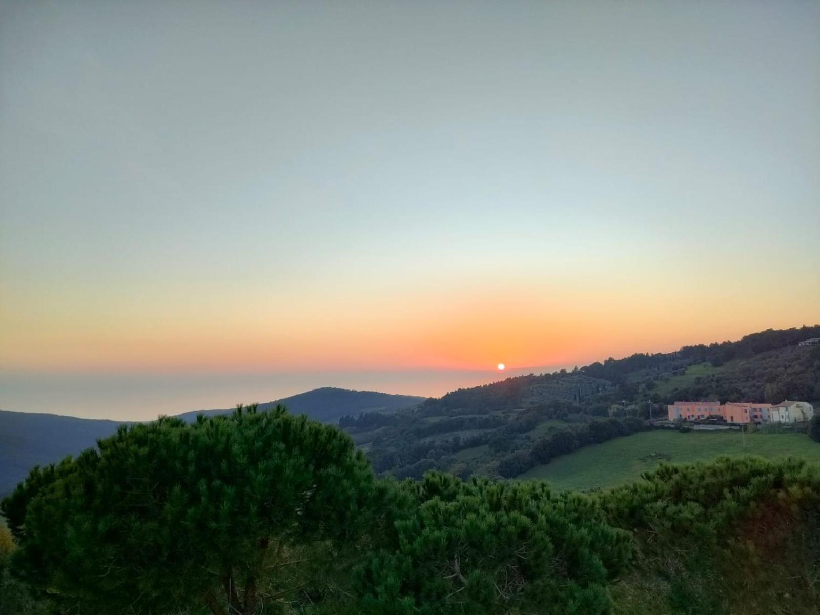 Vista Sulle Isole Dell'Arcipelago Toscano Nibbiaia Стая снимка